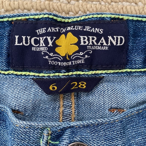 Lucky Brand (the Riley Jean shorts) - Picture 3 of 6